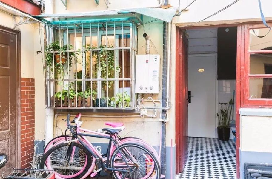 设计师24小时体验18平蜗居,10平米出租屋一个人的生活