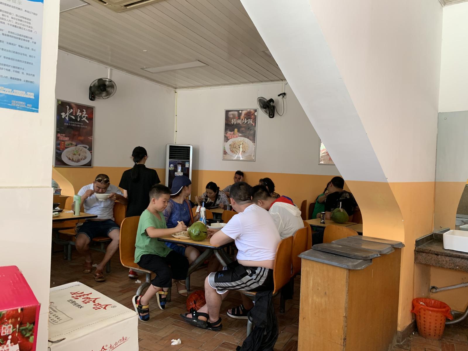 北海银滩哪家餐馆好吃,北海银滩哪家当地餐馆好吃又便宜