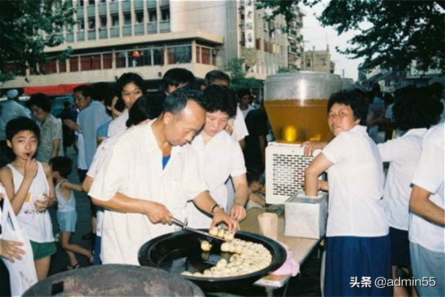这是80年代的上海，这样的上海你还认识吗？