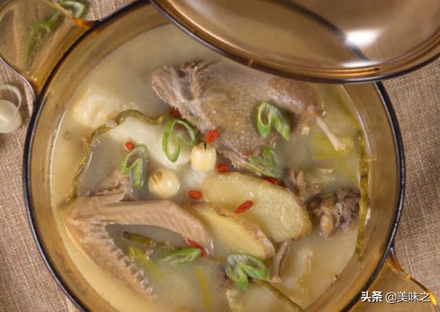 石斛煲什么汤好喝,适合春夏季节的石斛汤