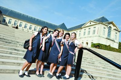 校服是非穿不可的吗,校服变迁和时代的区别