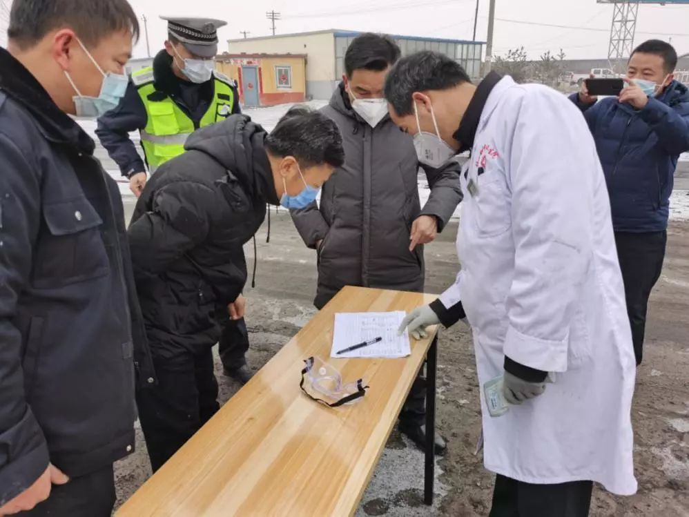 发挥基层党组织战斗堡垒作用抗疫,党组织战斗堡垒和先锋模范作用