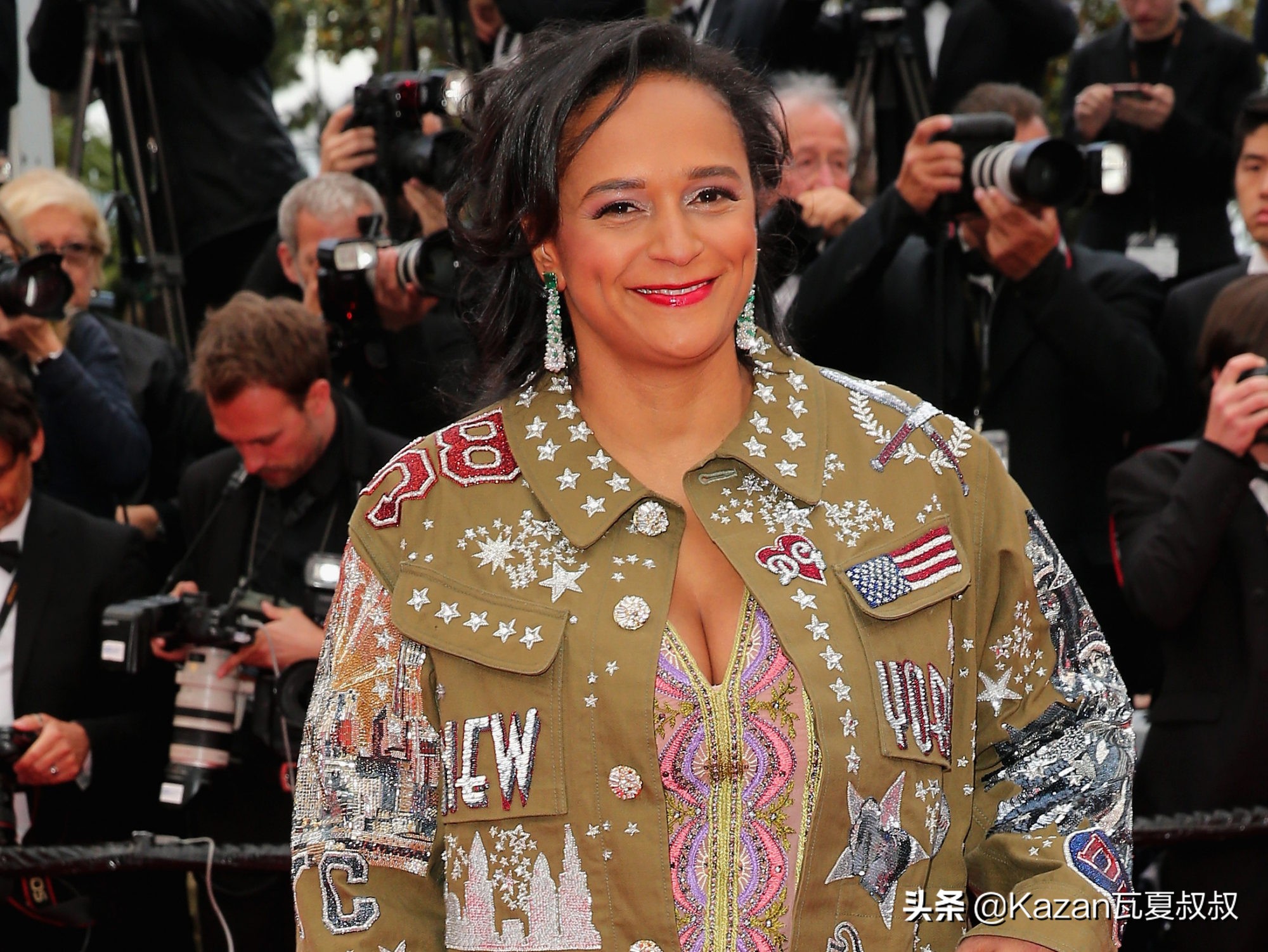 非洲首位女亿万富翁，居然是苏联人？风光半生却落个被通缉的下场