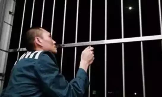 公安新款玫瑰金手镯,公安局玫瑰金手镯