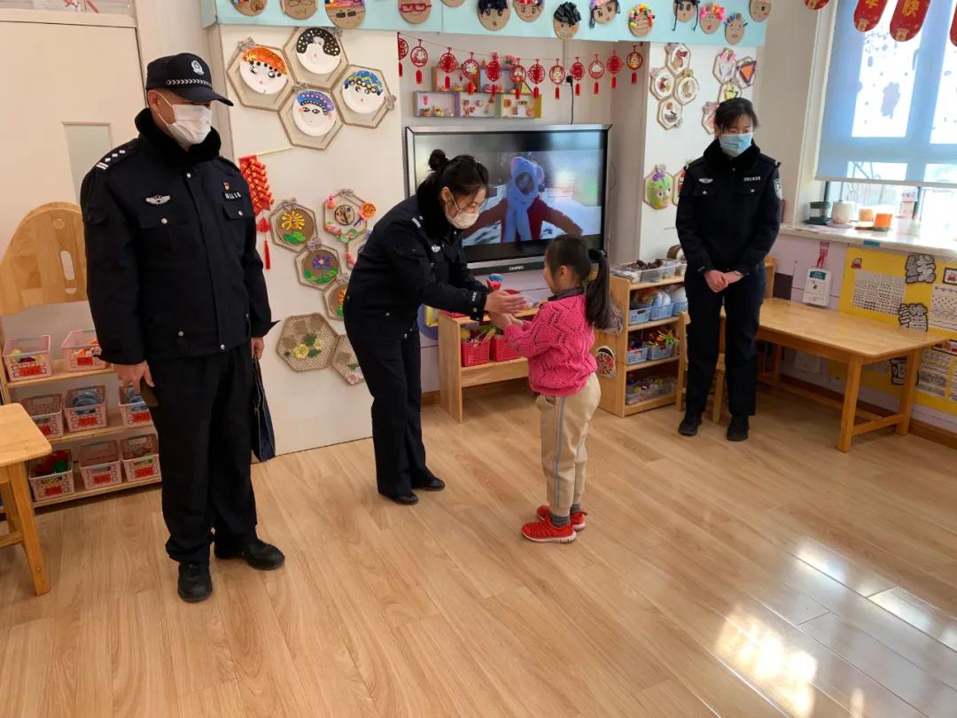 长大我也要当工农兵,长大我也要当警察舞蹈