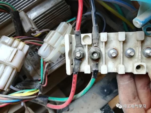 濡備綍鐪嬫噦鐢靛姩杞︾數鏈烘帶鍒剁嚎璺浘,鐢靛姩杞︾數鏈烘帶鍒剁嚎鎺ユ硶