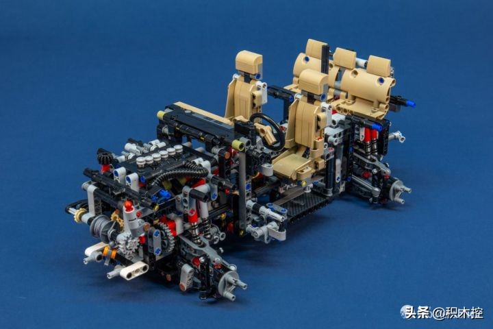 乐高路虎42110拼装详细过程,乐高路虎42110