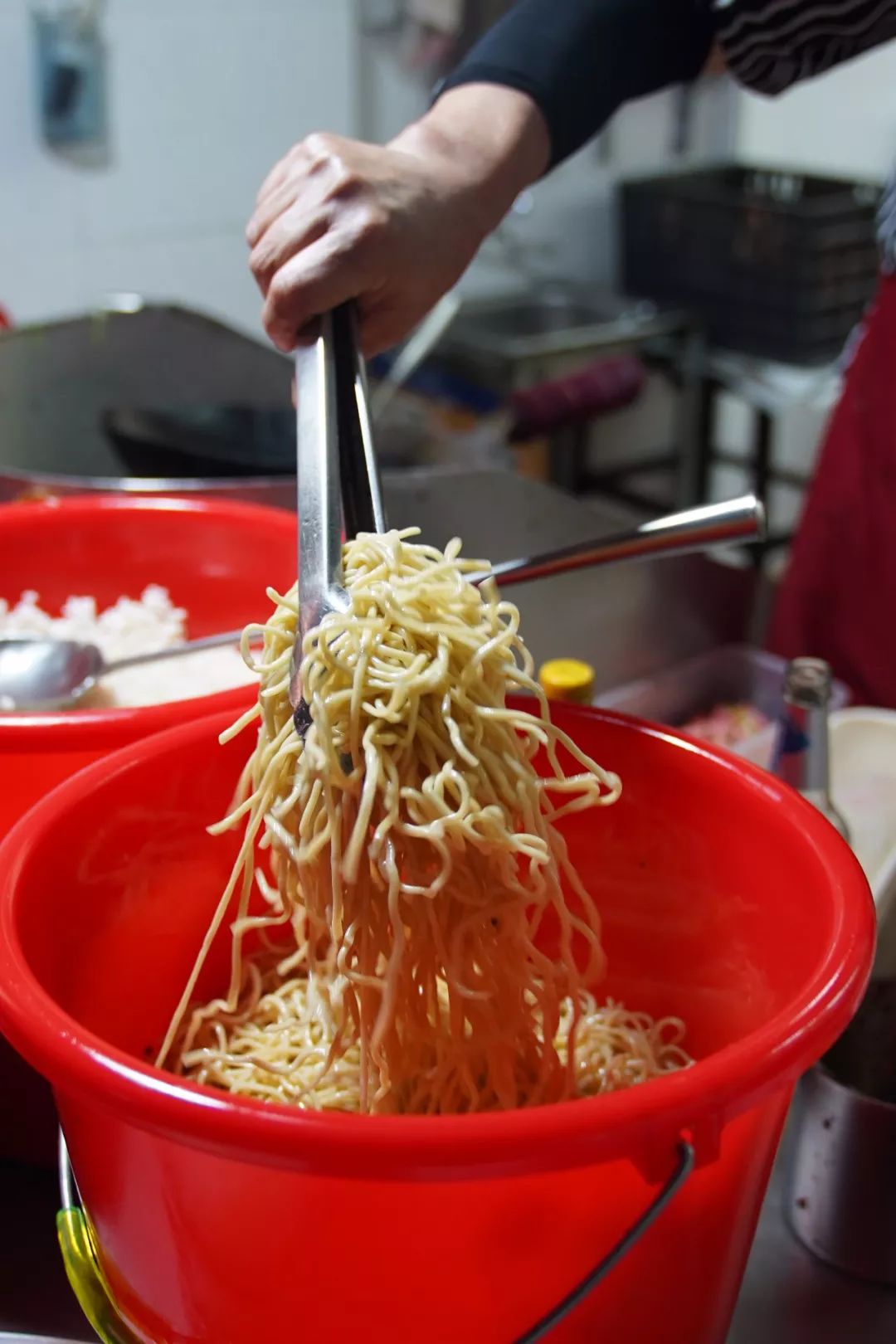 无夜市不夏天！西园里菜场竟然是个“深夜大食堂”？