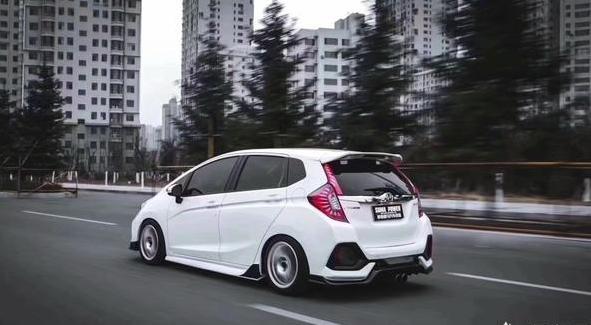 08年飞度手动挡二手车值多少钱,08年的飞度自动挡能卖多少钱