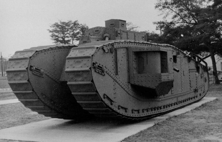 二战美国有原子弹为啥不统治世界,二战美军潘兴坦克真实图片