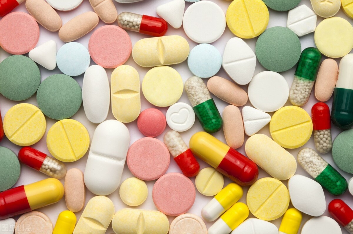 狗狗只呕吐不拉稀是什么原因,狗狗呕吐拉稀没精神不吃东西发抖