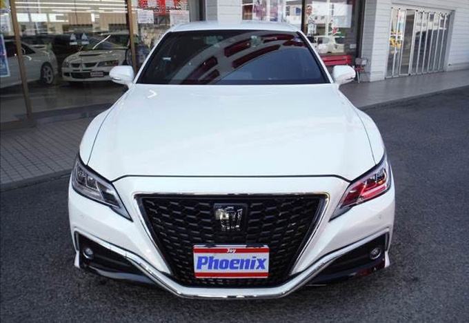 C级豪车丰田皇冠降价最低23万，这车究竟怎么样？值得购买吗？