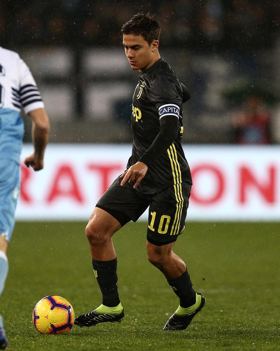 足球实战衣服怎么穿的视频,足球场如何穿最拉风