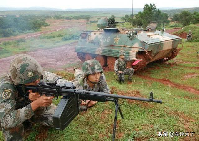 88式通用机枪能射多远,大口径机枪真的能把人打成两截吗