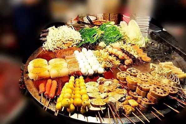 中国最著名十大小吃街及特色美食,中国夜市十大小吃街排行榜