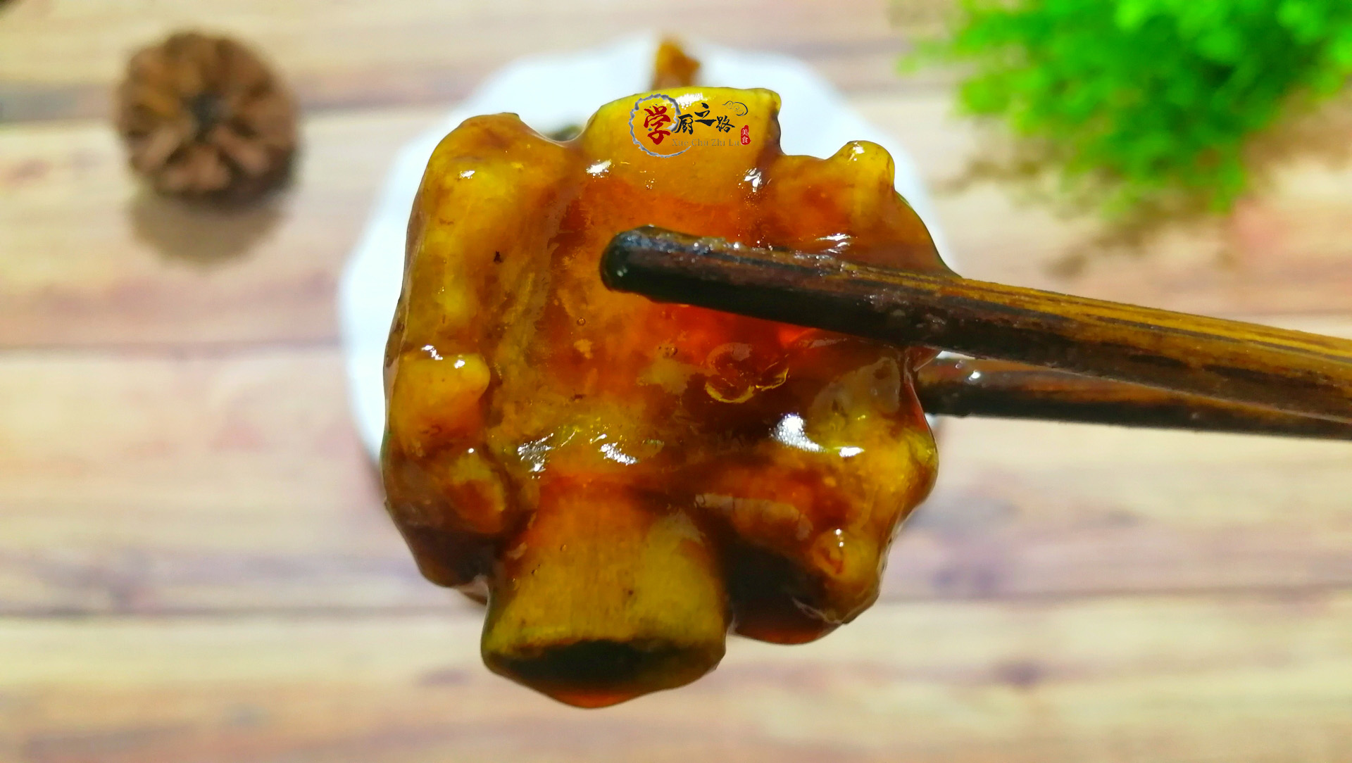 糖醋排骨干硬不脱骨？看大厨如何操作，干香肉嫩脱骨入味有诀窍