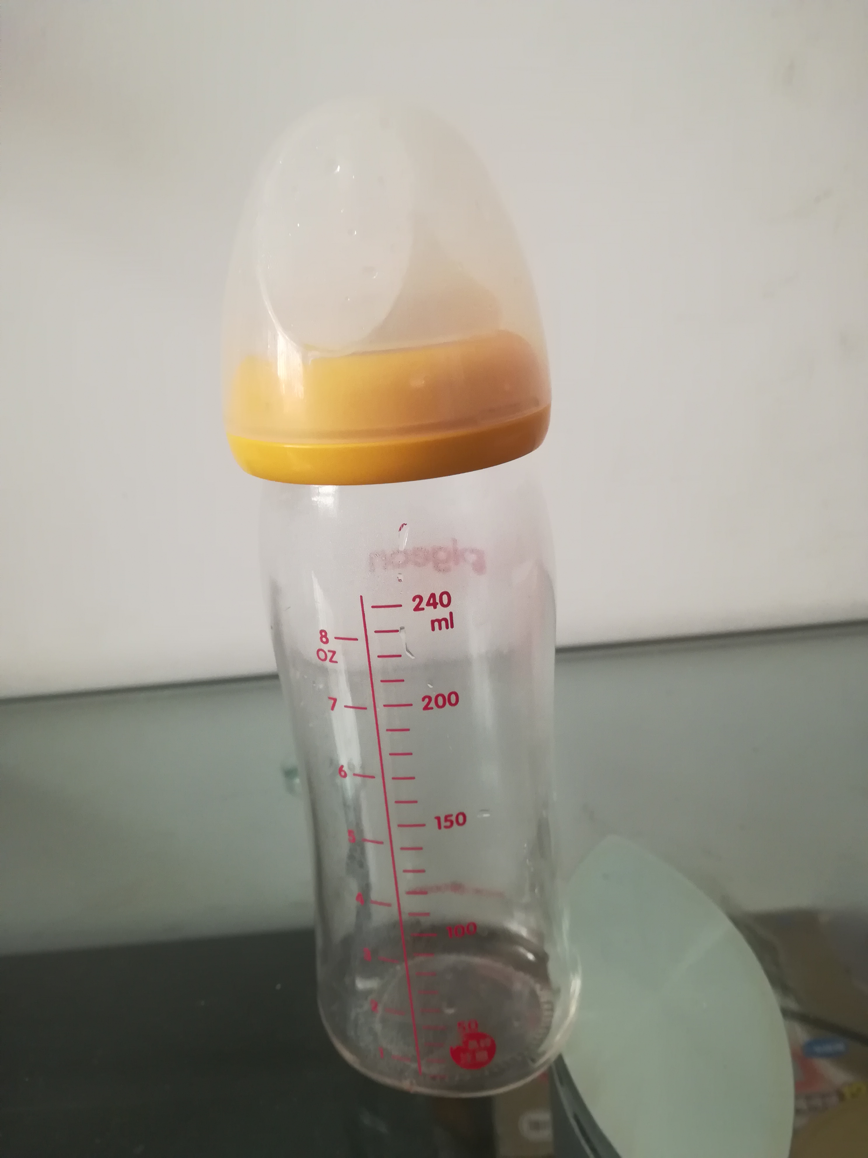 一岁三个月宝宝断母乳第二天,2个月宝宝断母乳几天不哭