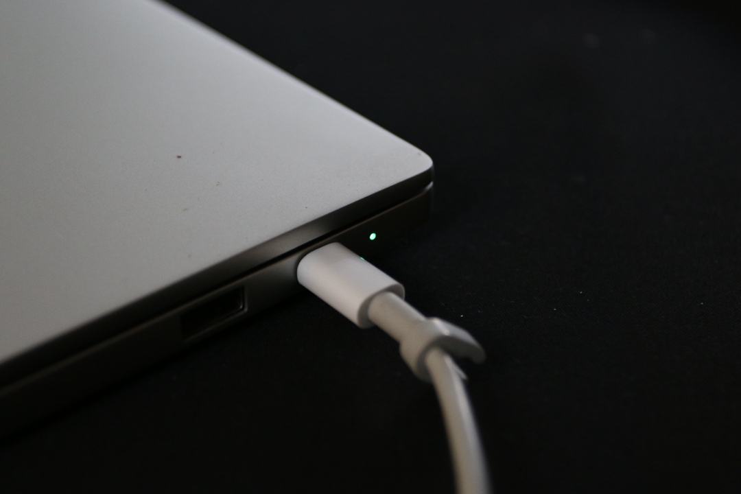 小米手机摔了一下不能开机怎么办,小米11摔了一下就开不开机了