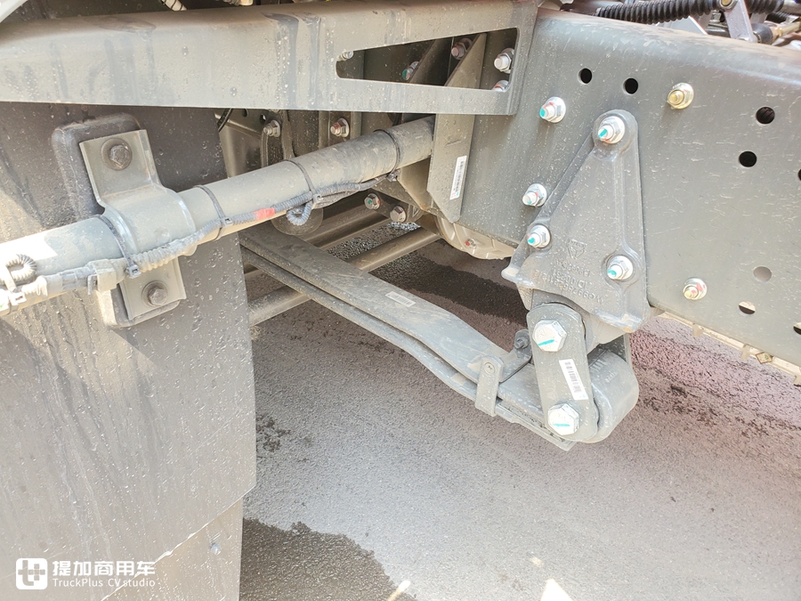 豪沃新款tx7配置,豪沃tx7290马力7.8米底盘多少钱