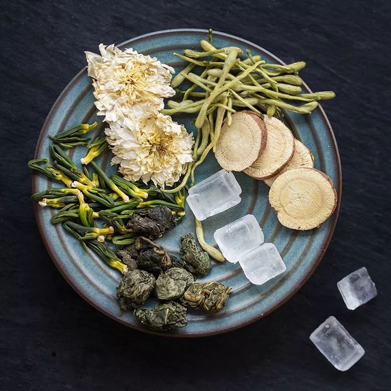 清明过后天空就明净了,今日清明万物生长清洁明净