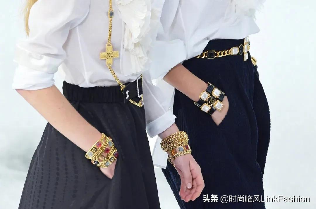 复古感元素，打造春天的时髦衣橱