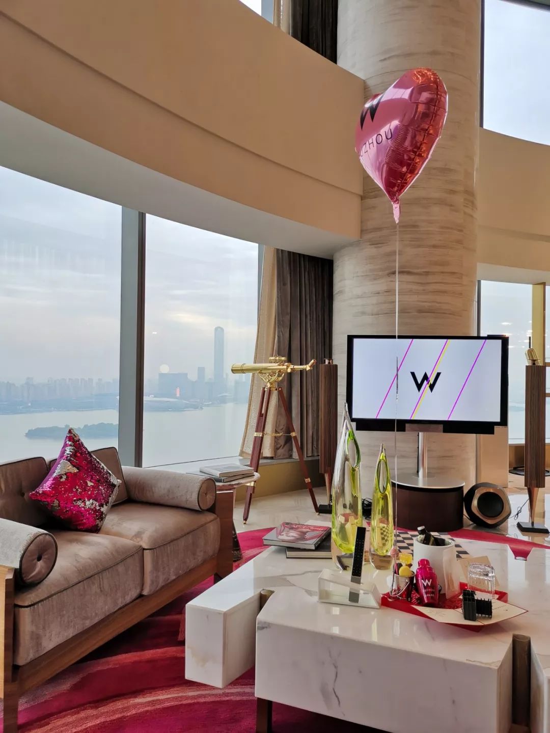 18万一个晚上的酒店什么样,1000多一晚的酒店有什么