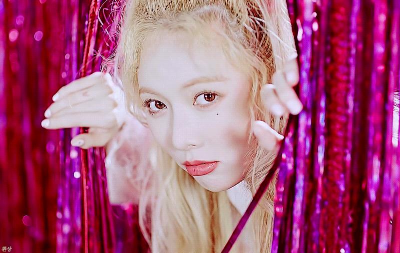 如何把运动风穿出性感?小野马泫雅和PUMA的组合还不错!