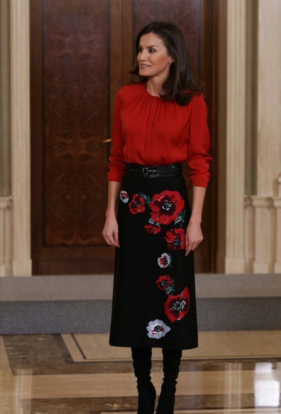 西班牙王后穿搭近照,西班牙王后凯特王妃同款连衣裙
