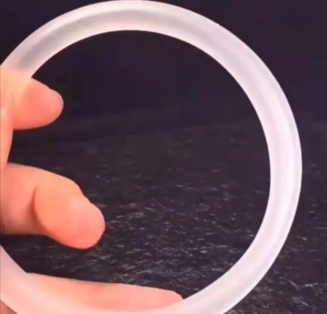 上海黄浦区：用这个方法，充水塑料管能“变”冰种翡翠？！