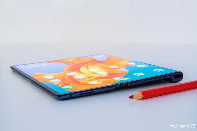 一粉顶十黑，《华为美》不美