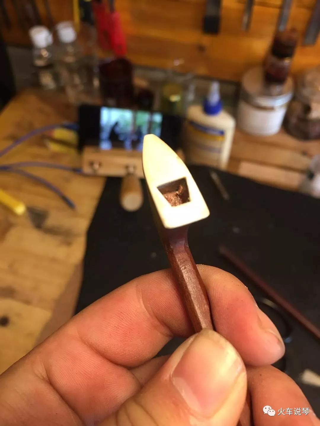 手把手带你学换刃,高档的小提琴弓毛用平了怎么换