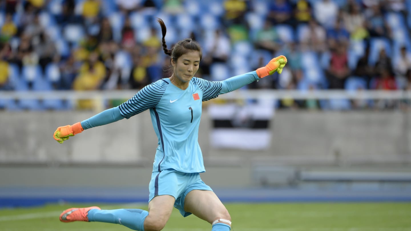 德赫亚足球守门员,中国女足长腿门将