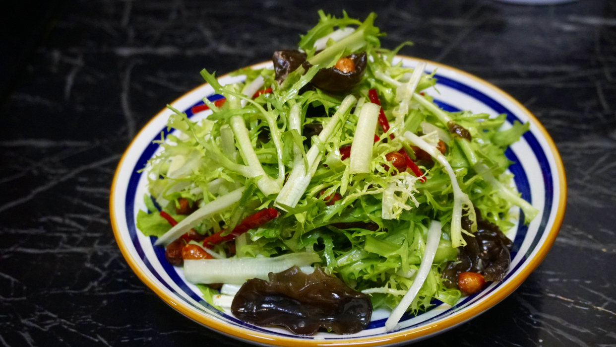 酒店凉拌苦菊花生米的最正宗做法,凉拌苦菊怎么做才好吃