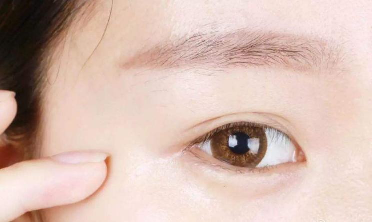 为什么我才三十岁就很多皱纹,为什么我20岁眼角就有细纹了