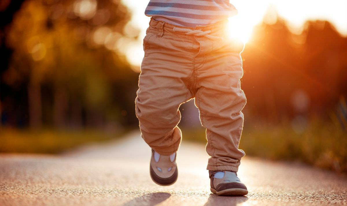 儿童鞋子怎么买才合脚,小孩鞋子怎样才算合脚