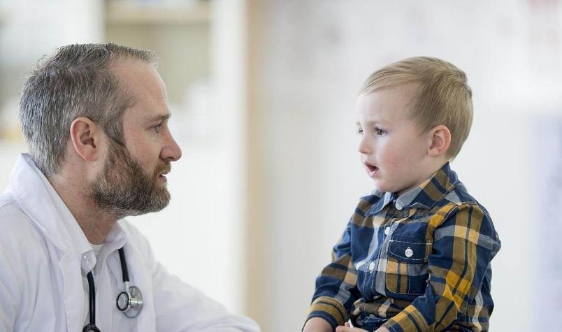 怎么预防孩子遗传性鸡胸,孩子得了鸡胸