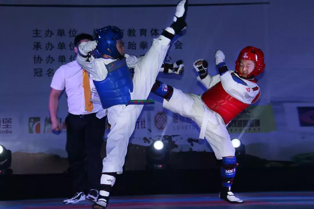 跆拳道教学步法基本功,跆拳道如何训练孩子实战步伐