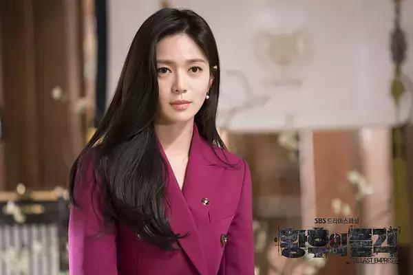 皇后的品格渣皇去酒吧,皇后的品格渣皇