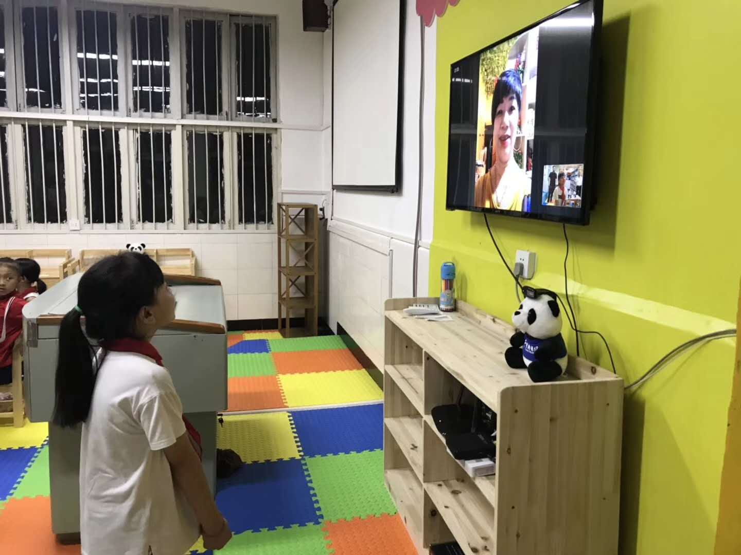 当从未进过影院的山里娃遇见露天电影，duang