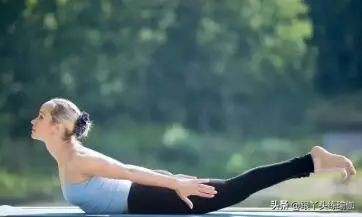 7个连贯的瑜伽体式,七个锻炼核心的动作