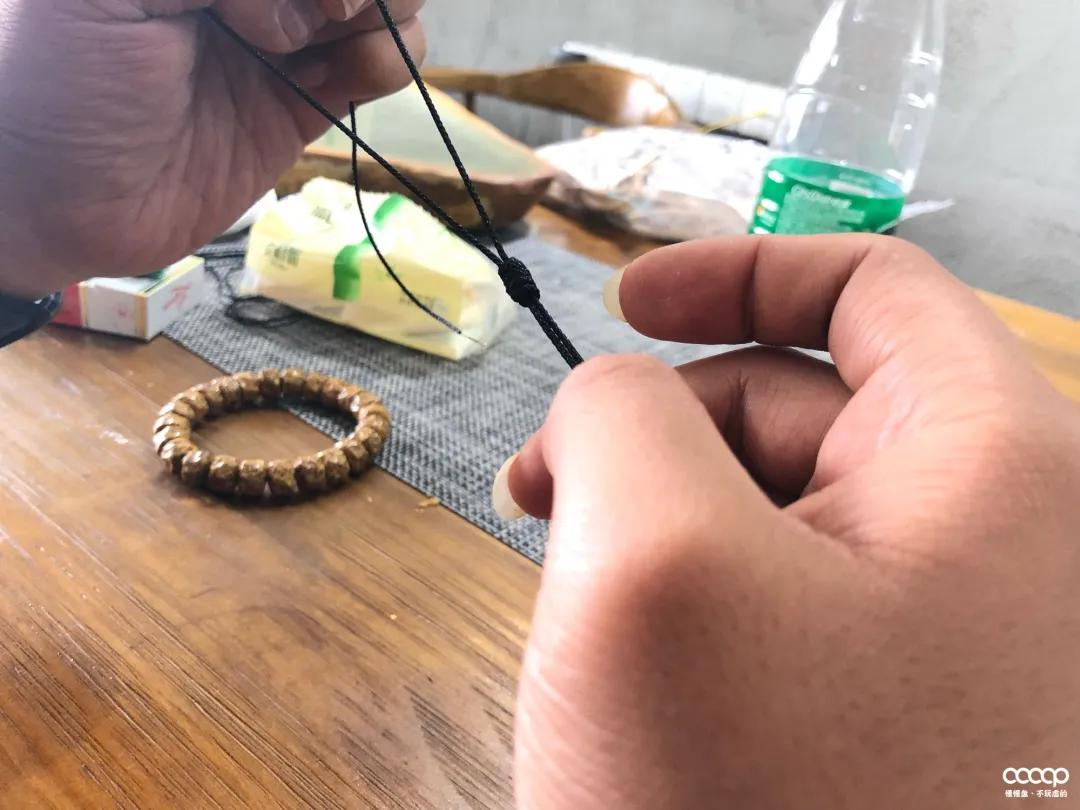 佛珠手串绳结怎么解,手串绳结太紧怎么解开