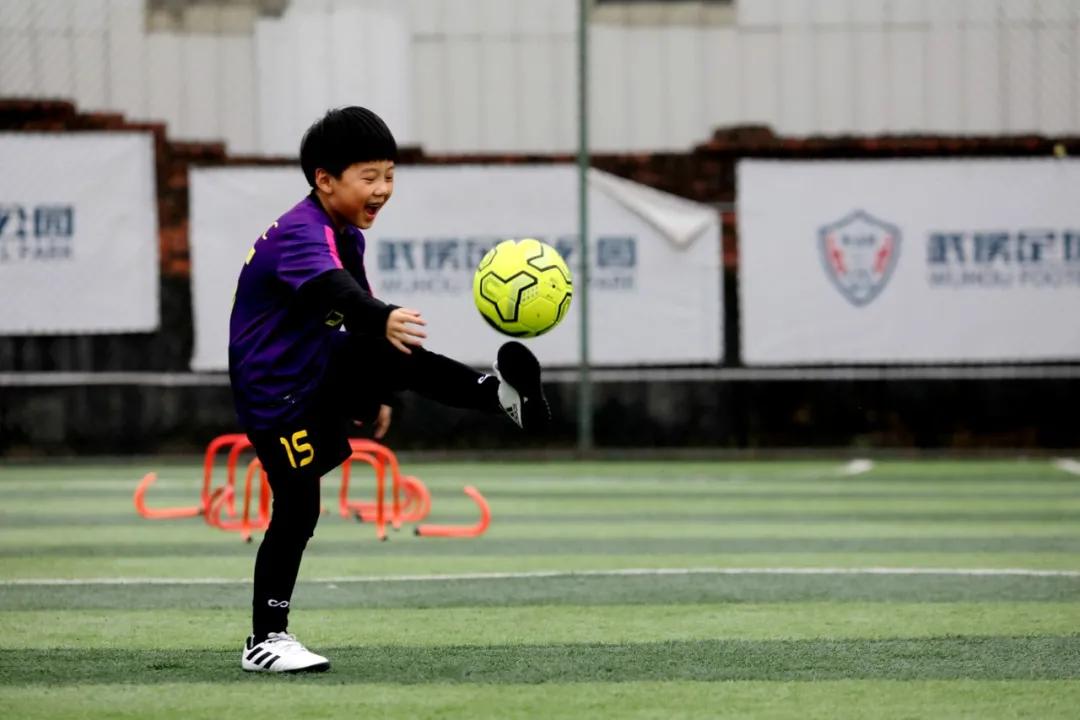 津门网金熙男：足球小将