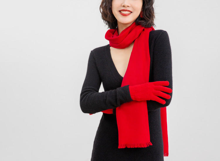采紫禁红霞做围巾，轻暖丝滑，让你红运整年