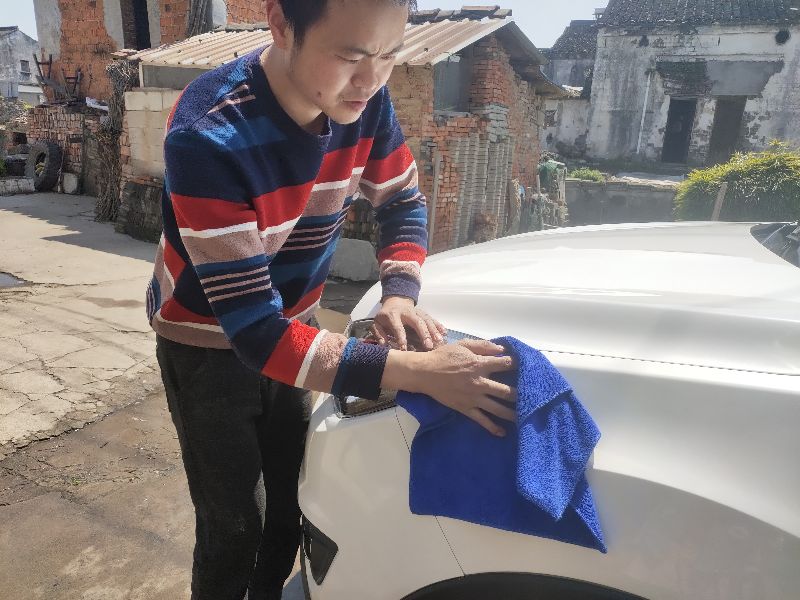 怎么给自己的爱车抛光打蜡,自己动手给爱车打蜡步骤