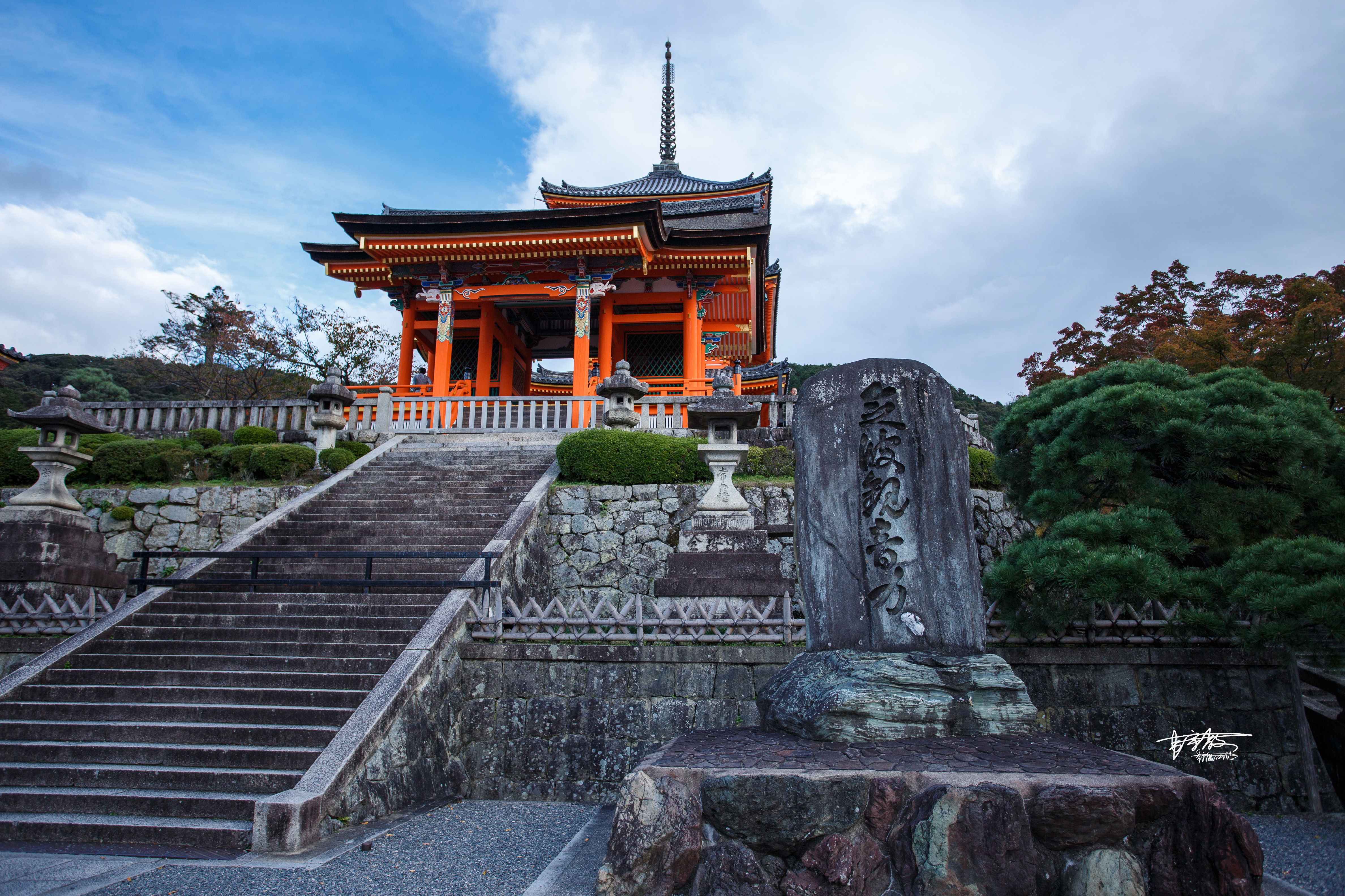 八坂神社和清水寺有何不同,伏见稻田清水寺八坂神社