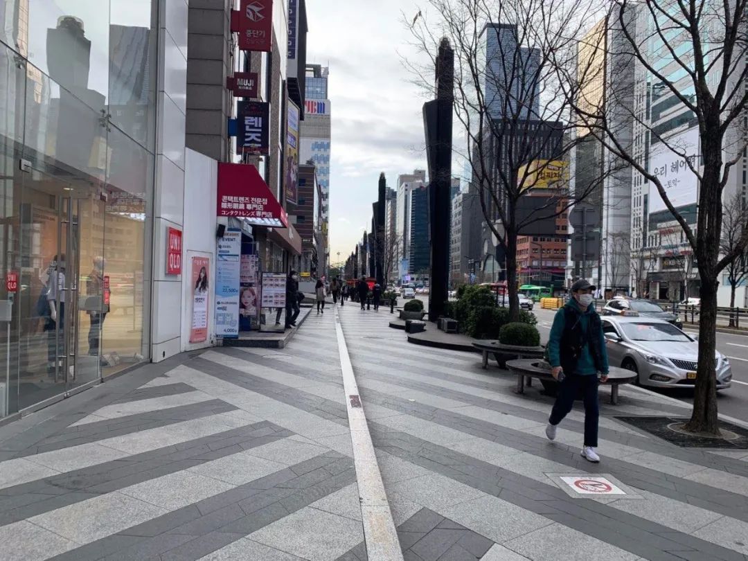 此时此刻，他们在日本，他们在韩国