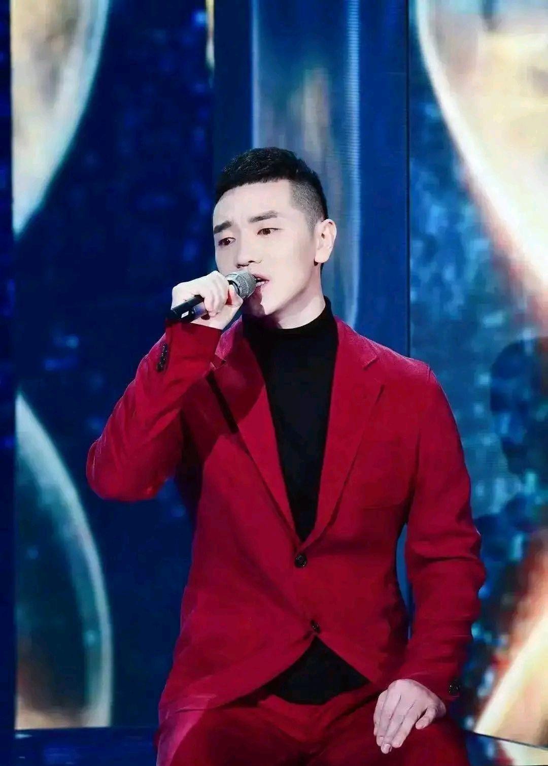 从可可托海的牧羊人到那拉提,从山村穷小子到百亿富豪