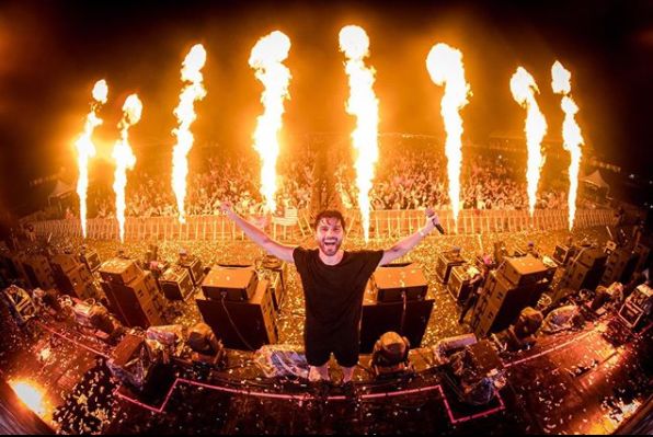 9月12日，百大DJ第12名3叔R3hab就在呼和浩特市迈阿密酒吧