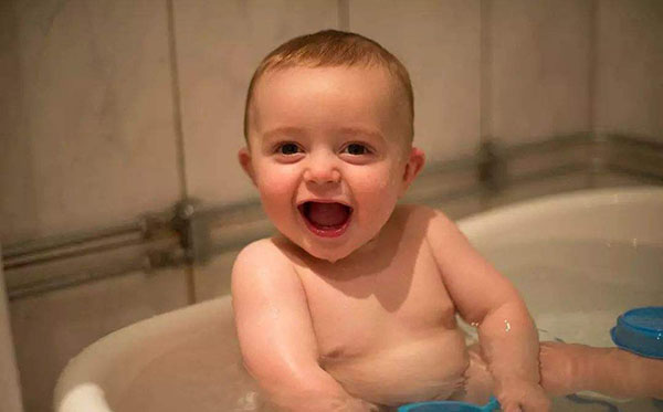 宝宝不舒服哪些地方不可擦,宝宝身上哪些部位不能太干净