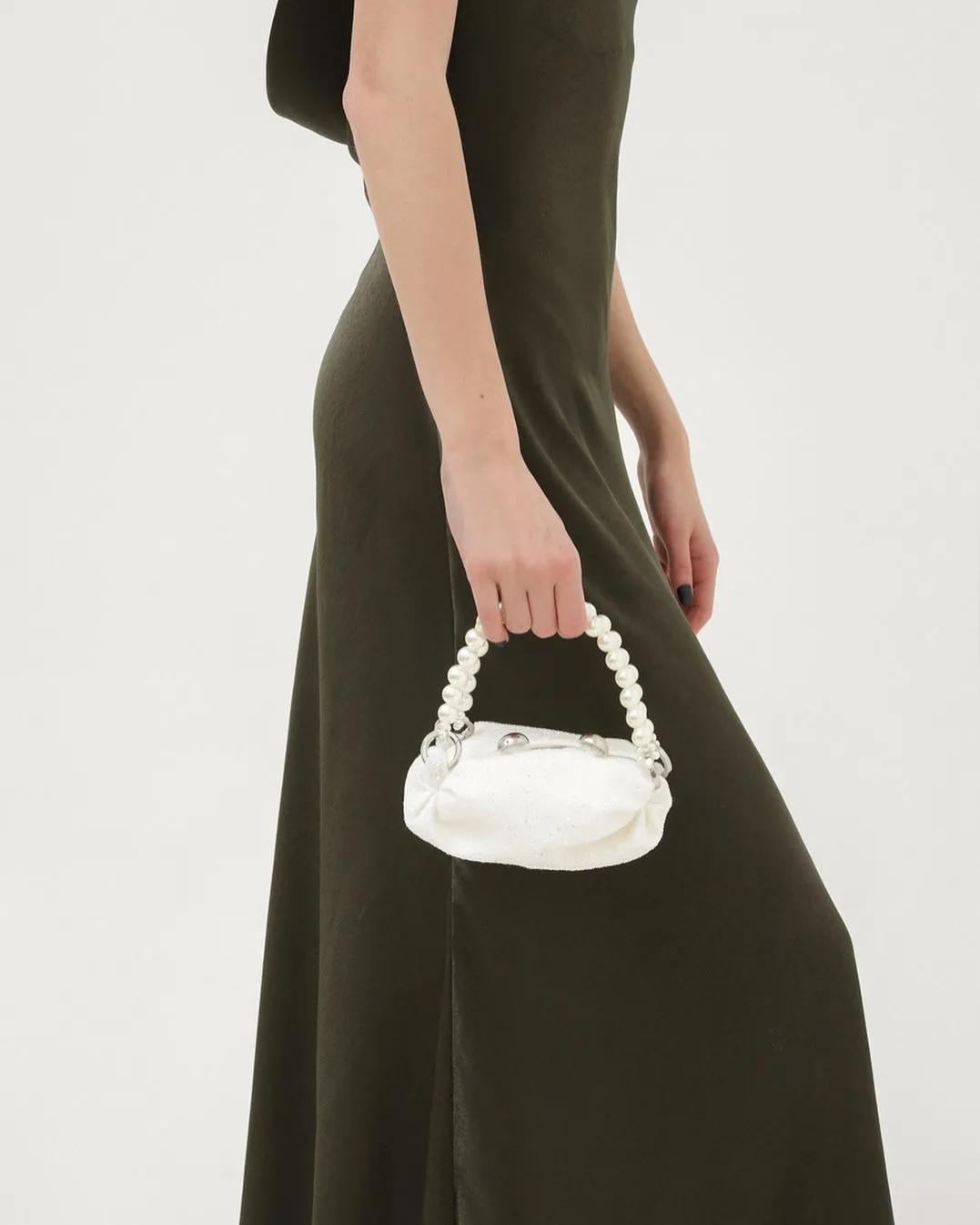 钟楚曦的包包里有什么,钟楚曦杨采钰宋妍霏